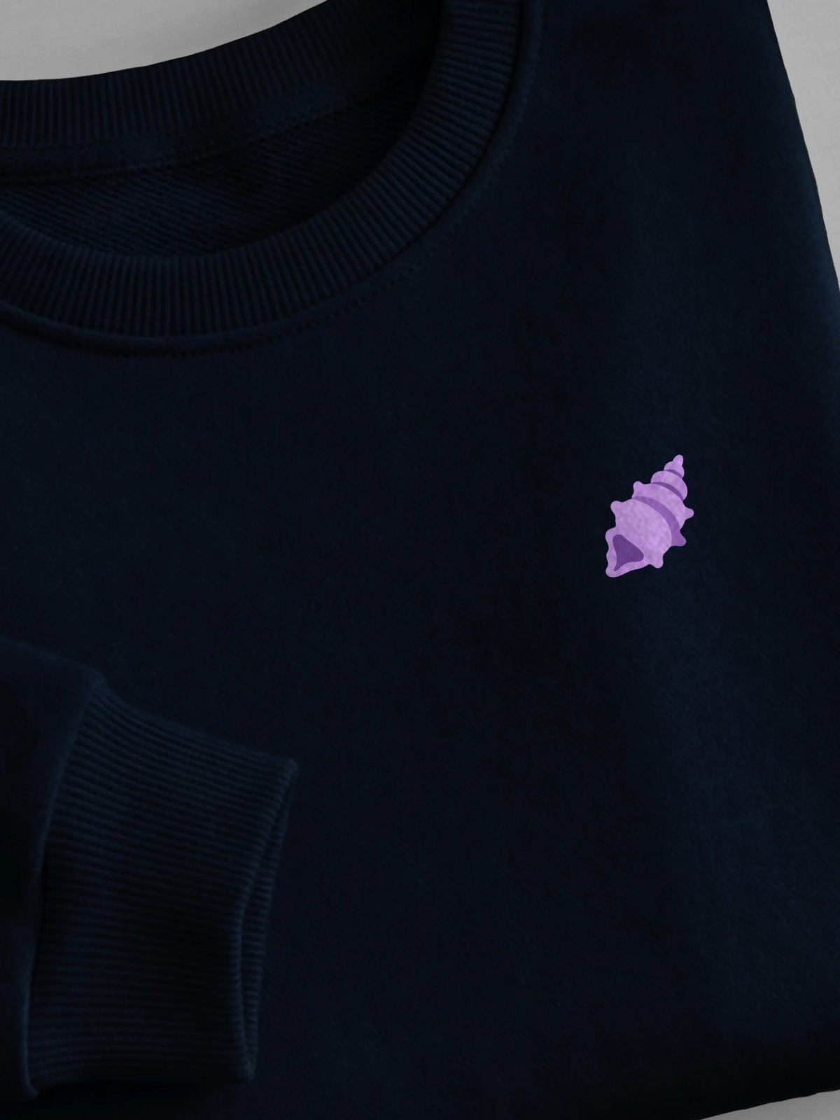 Little Phoenician Minis - Purple Seashell - Sweatshirt Navy close-up by Tout Est Fichu