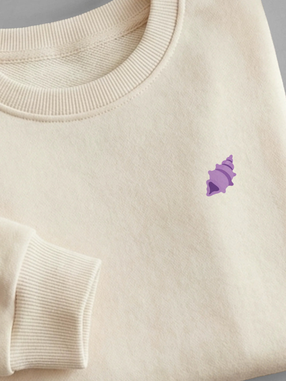 Little Phoenician Minis - Purple Seashell - Sweatshirt Cream close-up by Tout Est Fichu