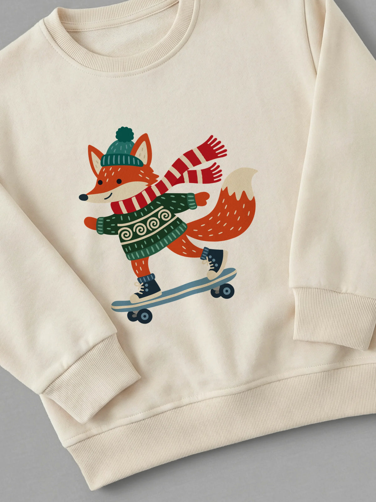 Skater Fox - Sweatshirt Cream close-up by Tout Est Fichu